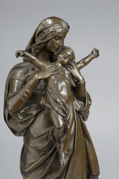 null Gustave Doré (1832-1883) 

Vierge à l’Enfant

Bronze à patine brun vert

Signé...