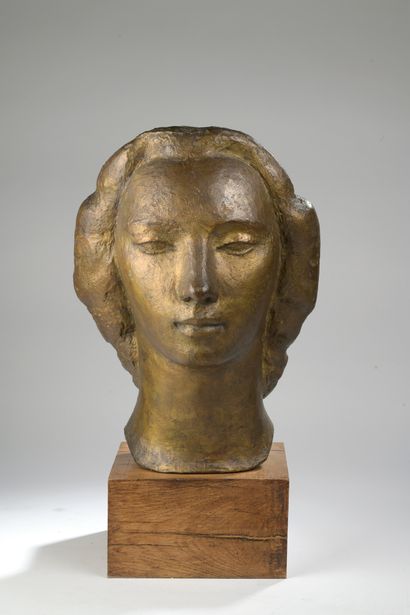  Marcel Gimond (1894-1961) 
Portrait of mademoiselle Tichadou 
Bronze with golden...