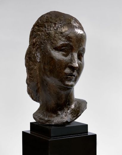 null Chana Orloff (1888-1968) 

Tête de Madone, 1937

Épreuve en bronze, sans numérotation....