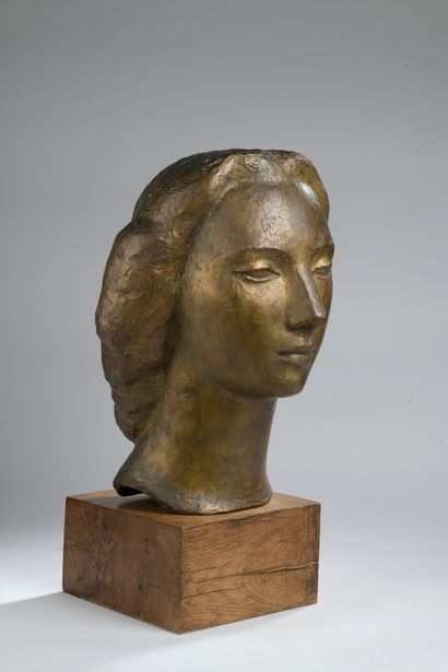 null Marcel Gimond (1894-1961) 

Portrait of mademoiselle Tichadou

Bronze with golden...
