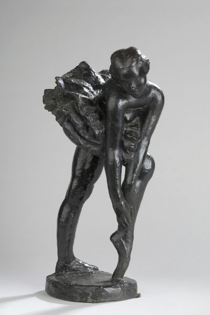 null Léon Mouradoff (1893-1980) 

La danseuse

Epreuve en bronze à patine brun foncé....