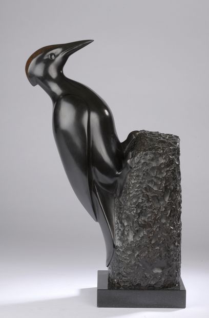 null François Galoyer (1944) 

Black woodpecker

Bronze proof with black patina and...