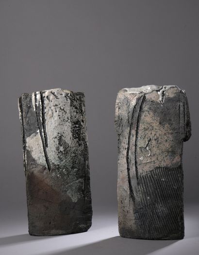 null HAGUIKO (1948)

DEUX VASES en céramique. Portent une estampille.

H. 45 cm