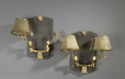 Jules LELEU (1883-1961)

PAIRE D’APPLIQUES en bronze doré à deux bras de lumière... Gazette Drouot
