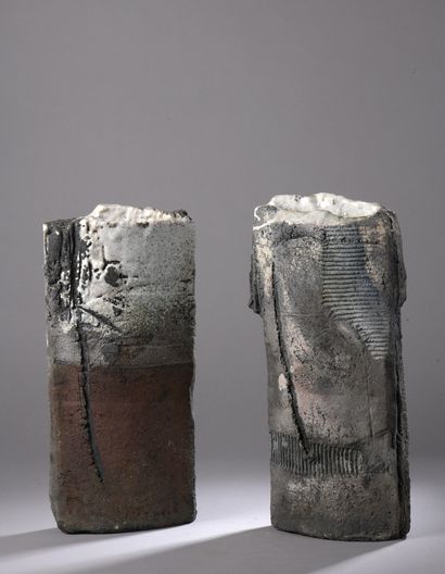 null HAGUIKO (1948)

DEUX VASES en céramique. Portent une estampille.

H. 45 cm