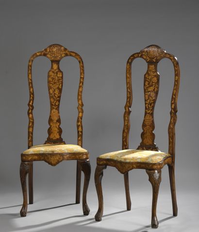 null PAIR OF CHAIRS with high openwork back in walnut inlaid with flowers, vases,...