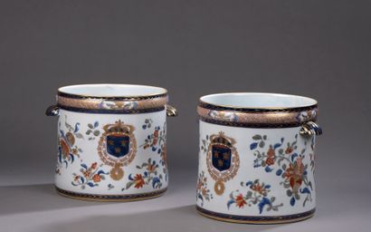 null SAMSON

PAIR OF REFRESHERS WITH BOTTLE with polychrome decoration Imari with...