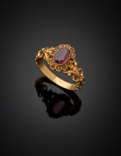 18K yellow gold 750‰ ring, adorned with a...