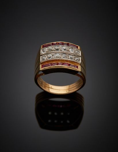 null 18K yellow gold 750‰ bridge ring, adorned with two lines of old-cut diamonds...