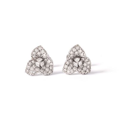 null PIAGET- Pair of 18K white gold 750‰ ear studs, in the form of a three-lobed...