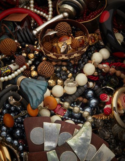 null Strong lot of costume jewelry