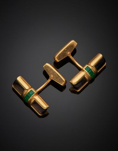 null P. G. BRUN - Pair of 18K yellow gold 750‰ cufflinks, adorned with two gray mother-of-pearl...