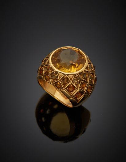 18K yellow gold 750‰ ball ring, adorned at...
