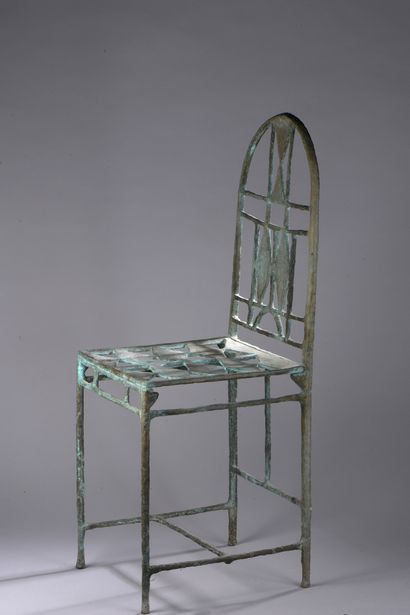 null François DIMECH (1949)

Chaise ajourée en bronze patiné vert

Signée et numérotée...