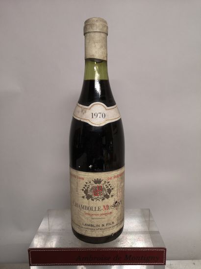 null 1 bottle CHAMBOLLE MUSIGNY- LAMBLIN Fils 1970 

Stained and slightly scratched...