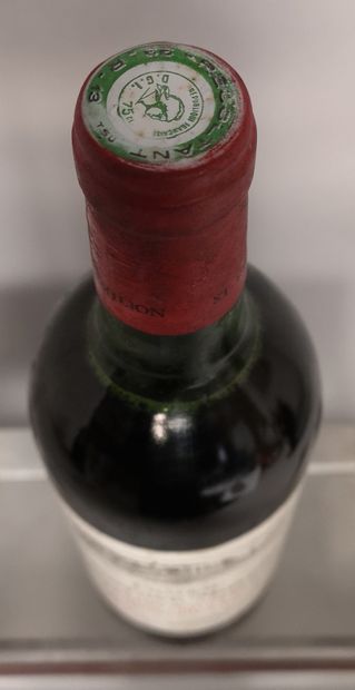 null 1 bouteille Château TROPLONG MONDOT - Grand Cru de Saint Emilion 1980 

Etiquette...