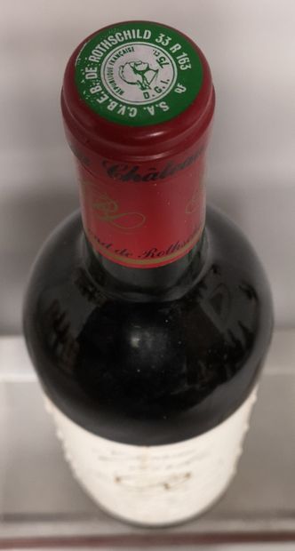 null 1 bouteille Château CLARKE - Listrac Médoc 1986 

Étiquette légèrement tach...