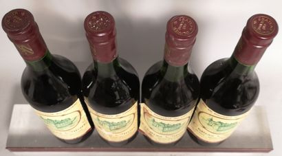 null 4 bouteilles Château OLIVIER - Grand Cru Classé de Graves 1979 

Étiquettes...