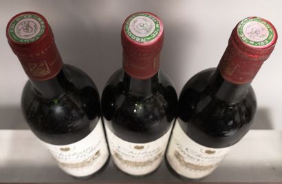 null 3 bottles Château PRIEURE LICHINE - 4th Gcc Margaux 1979 

Slightly stained...