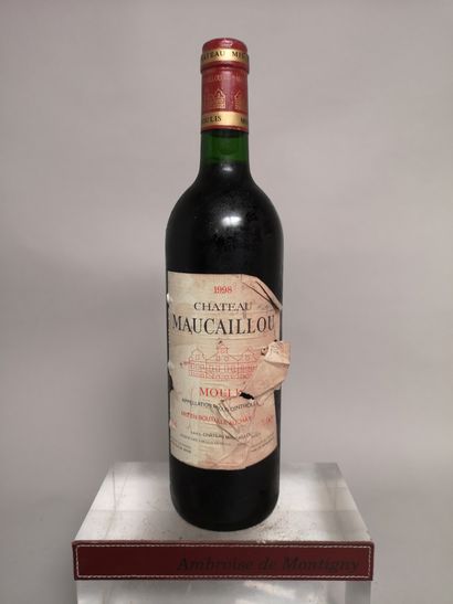 null 1 bouteille Chateau MAUCAILLOU - Moulis 1998 

Étiquette abîmée.