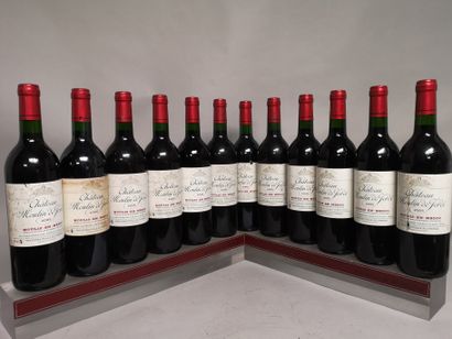 null 12 bouteilles Château MOULIN DE JORDI - Moulis en Médoc 2005 

Étiquettes légèrement...