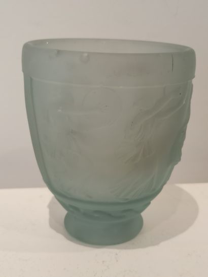 null Georges DE FEURE (1868-1943)

Vase « Nymphes » à corps ovoïde sur petit talon...