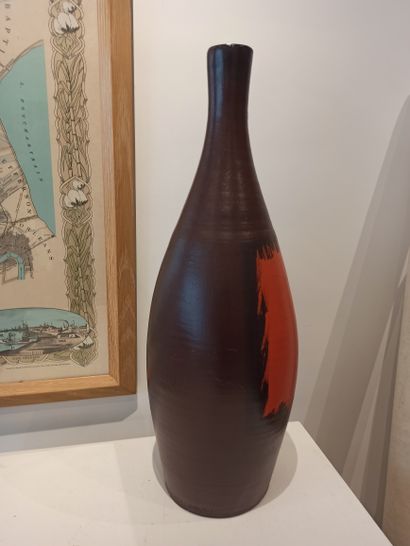 null Grand vase balustre en terre cuite polychrome. 

Rayures.

H. 62 cm