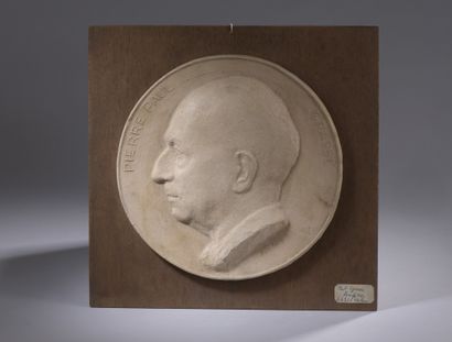 null Marcel DAMBOISE (1903-1992)

Médaillon du professeur Pierre-Paul Grassé, 1978

Terre...