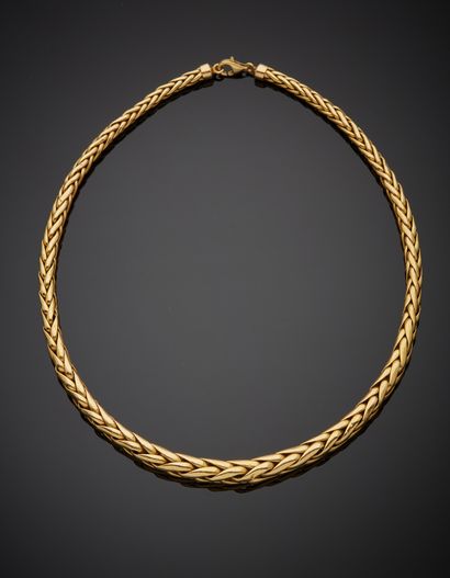 null 18K yellow gold 750‰ necklace, decreasing palm mesh, lobster clasp.

Pressings.

L....