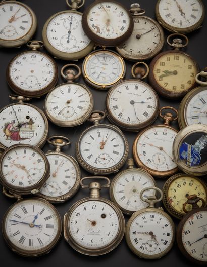 null Lot comprising nine silver pocket watches 2nd title 800‰. Accidents, missing,...