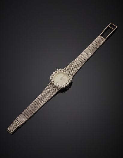 null OMEGA - Ladies' 18K white gold 750‰ cushion-shaped wristwatch, bezel set with...