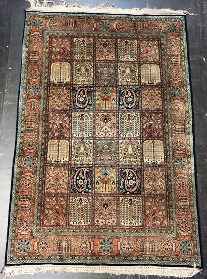 Lot including four carpets : 

- Persian,...