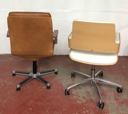 null THONET

Office chair, beech plywood shell, leather and chromed steel base, on...
