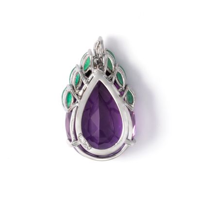 null 18K white gold 750‰ pendant holding a pear-cut amethyst weighing approximately...