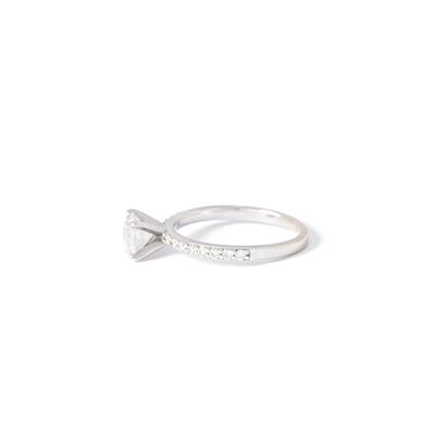 null 18K white gold 750‰ ring set with round synthetic diamonds including in the...