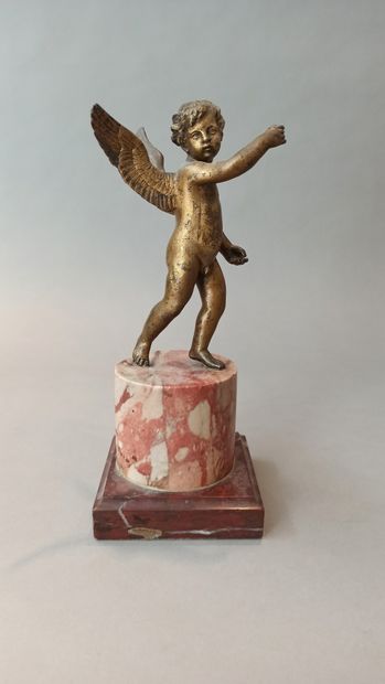 null School of the XIXth century

Love

Bronze with a golden patina.

Base in red...