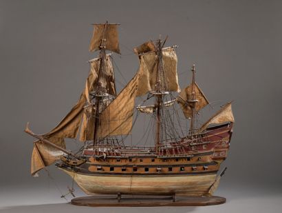 null Model of a ship in polychrome wood.

Accidents, dusting.

76 x 83 x 38 cm