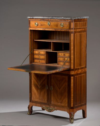 null Secretary with cut sides in veneer of rosewood in butterfly wings in frames...