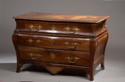 Important chest of drawers in walnut tinted...