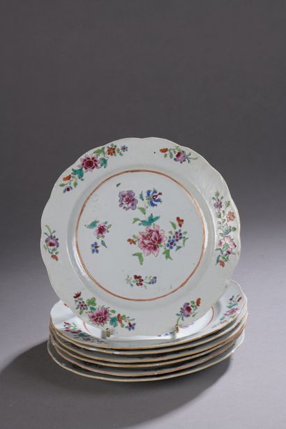null CHINA, Cie des Indes

Seven plates with contoured edges, polychrome decoration...