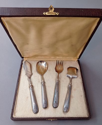 null Hors d'oeuvres serving utensils, 1st title 950‰ silver handles, stuffed, filet...