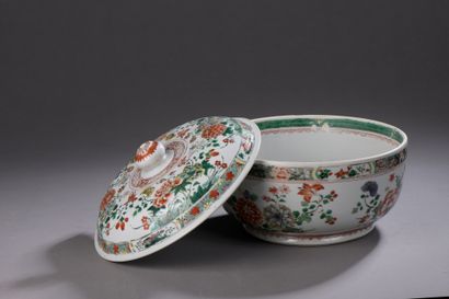 CHINA

Round tureen and a lid with enamels...