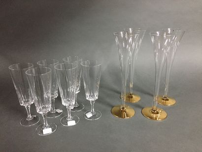 null Mannette of crystal including parts of service, tumblers, champagne flutes,...
