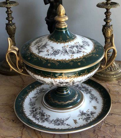 null Lot including : 

- Porcelain covered cup with its circular display stand decorated...