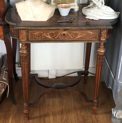 null Small writing table in wood veneer with inlaid decorations of music and flowering...