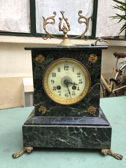null Horloge de gare en bois et métal ELECTRIQUE BRILLIE, cadran à chiffres romains...