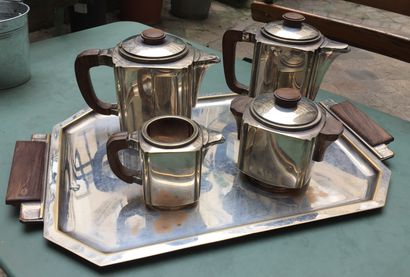 null Lot including :

- RAVINET D'ENFERT

Silver-plated metal household set with...