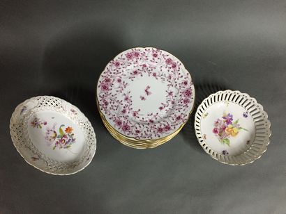 null Mannette of dishes including DIOR and LIMOGES: 6 porcelain dessert plates, models...