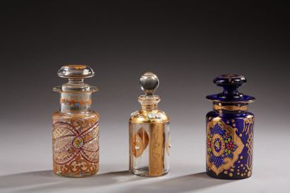 null Lot including :

- a Bohemian glass bottle, posed on the bottom, with broad...