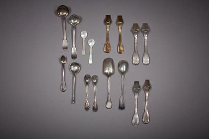 null Lot of silver salt scoops 1st title 925‰, uni-flat model; two for Paris 1789,...